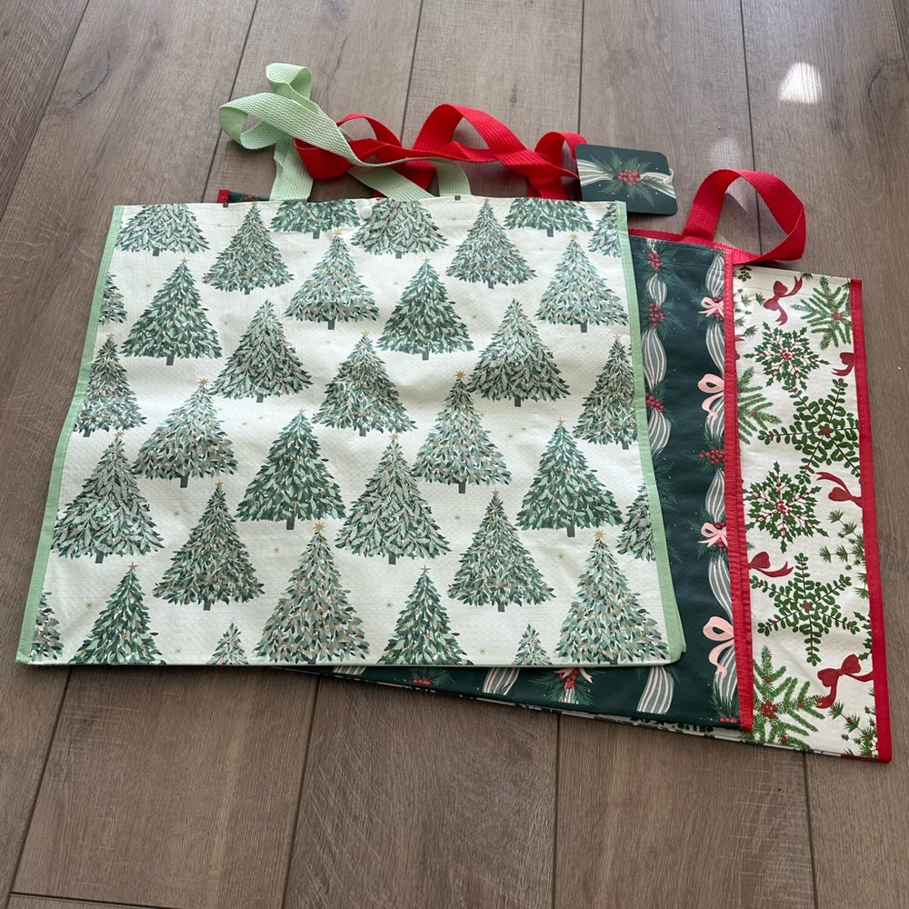 Homegoods TJMaxx Marshalls Christmas Tree, Snowflake & Bow Tote Bags Set of 3